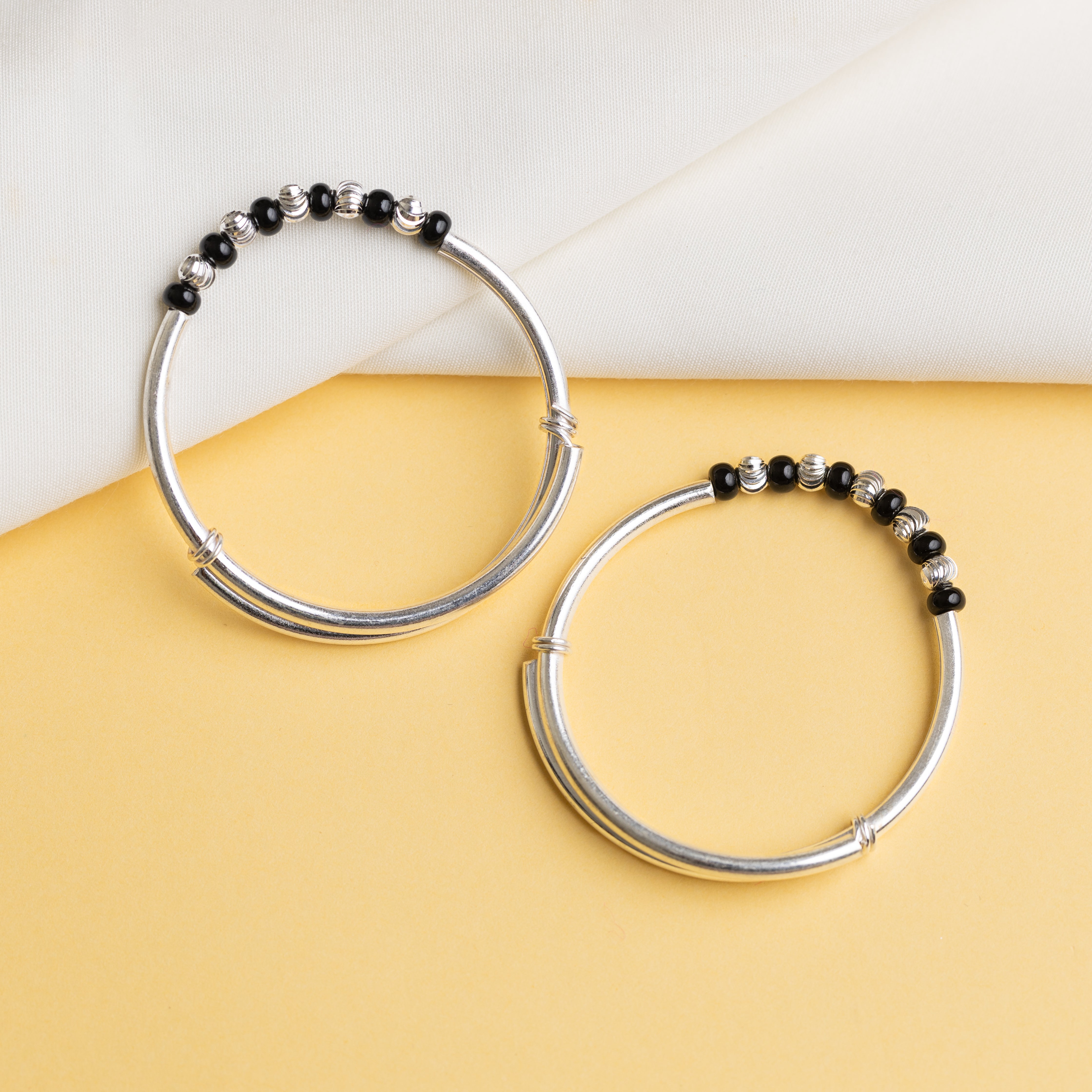 Mangala Kadli / Bangles