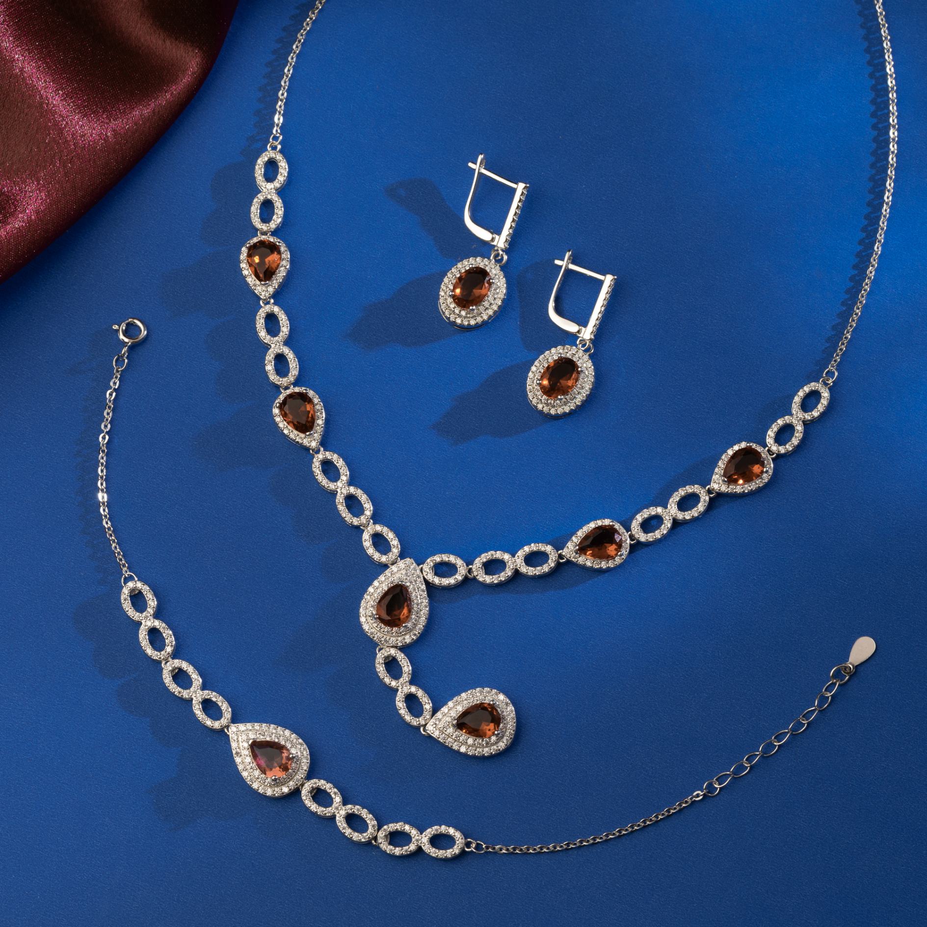 Amber Infinity Elegance Necklace Set