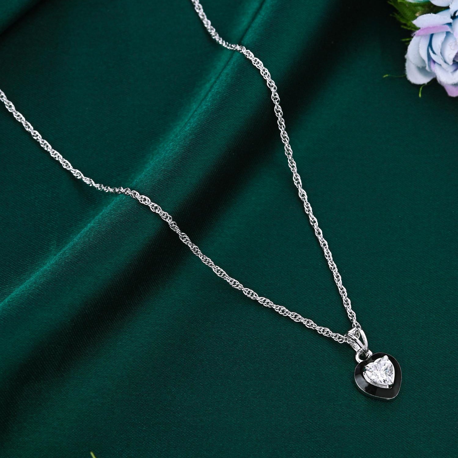 Black Aura White Glow Chain