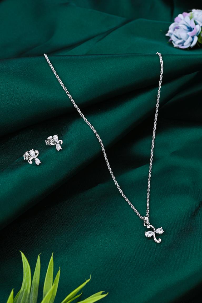 Chic Dainty Set