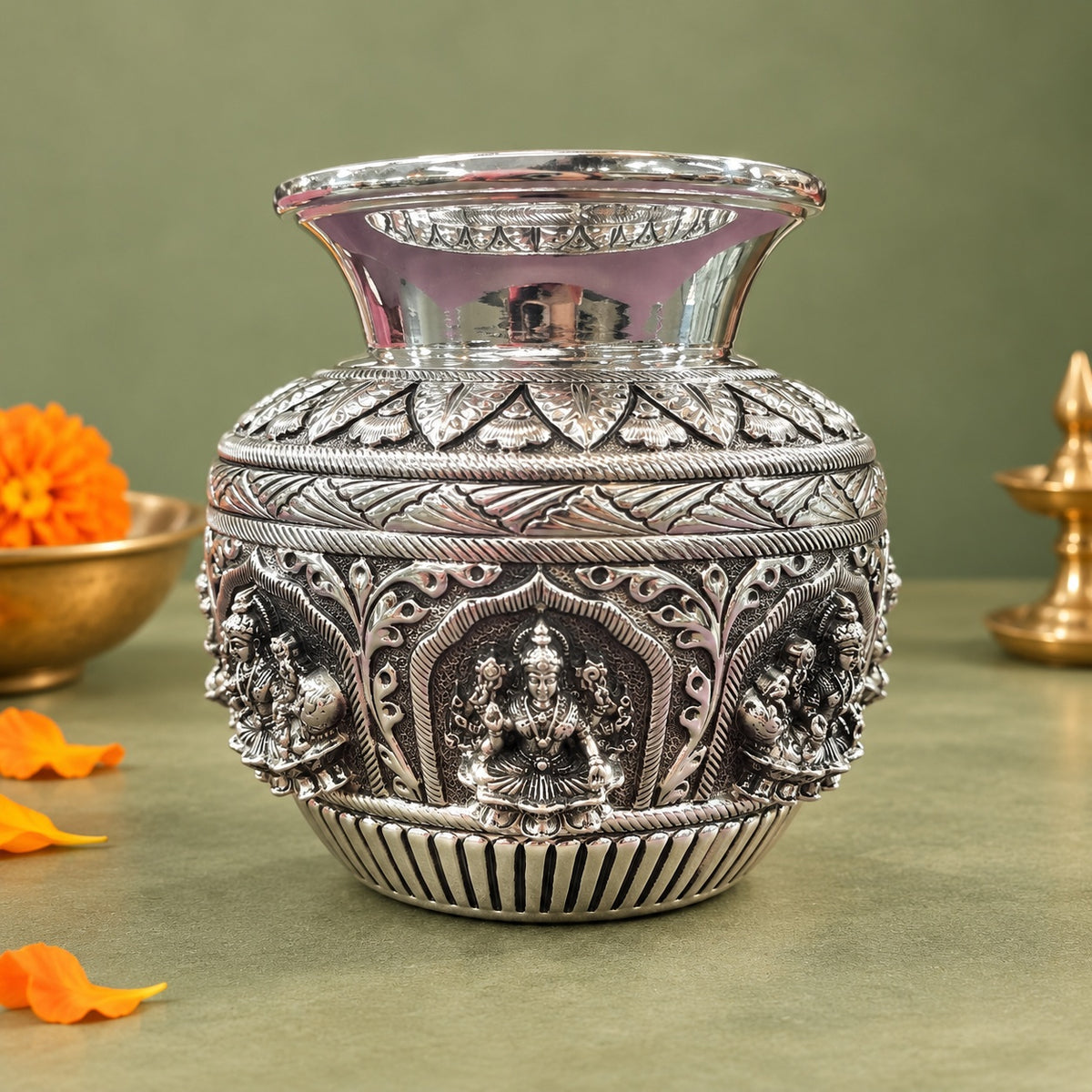 Divine Heritage Kalash