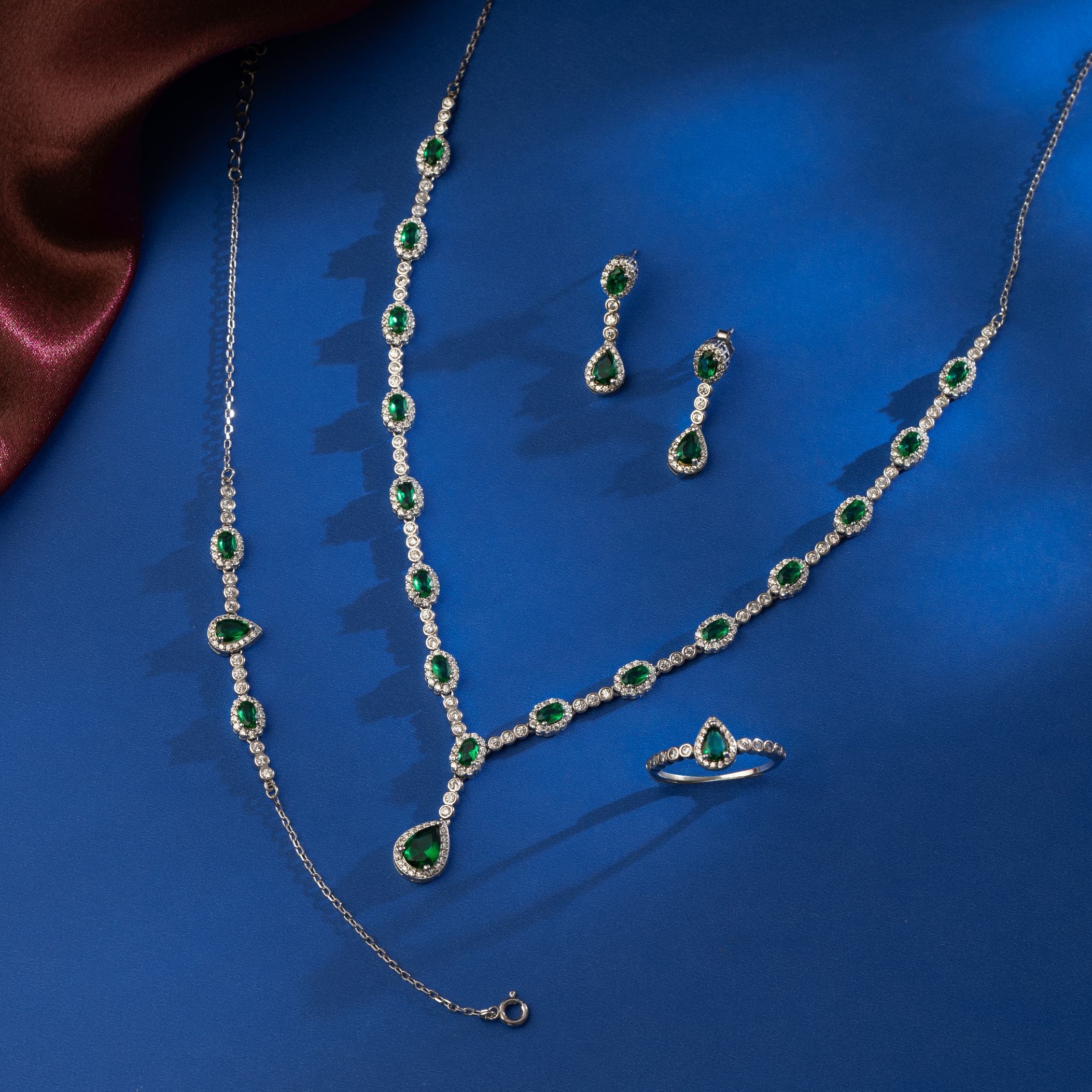 Emerald Royale Necklace Set