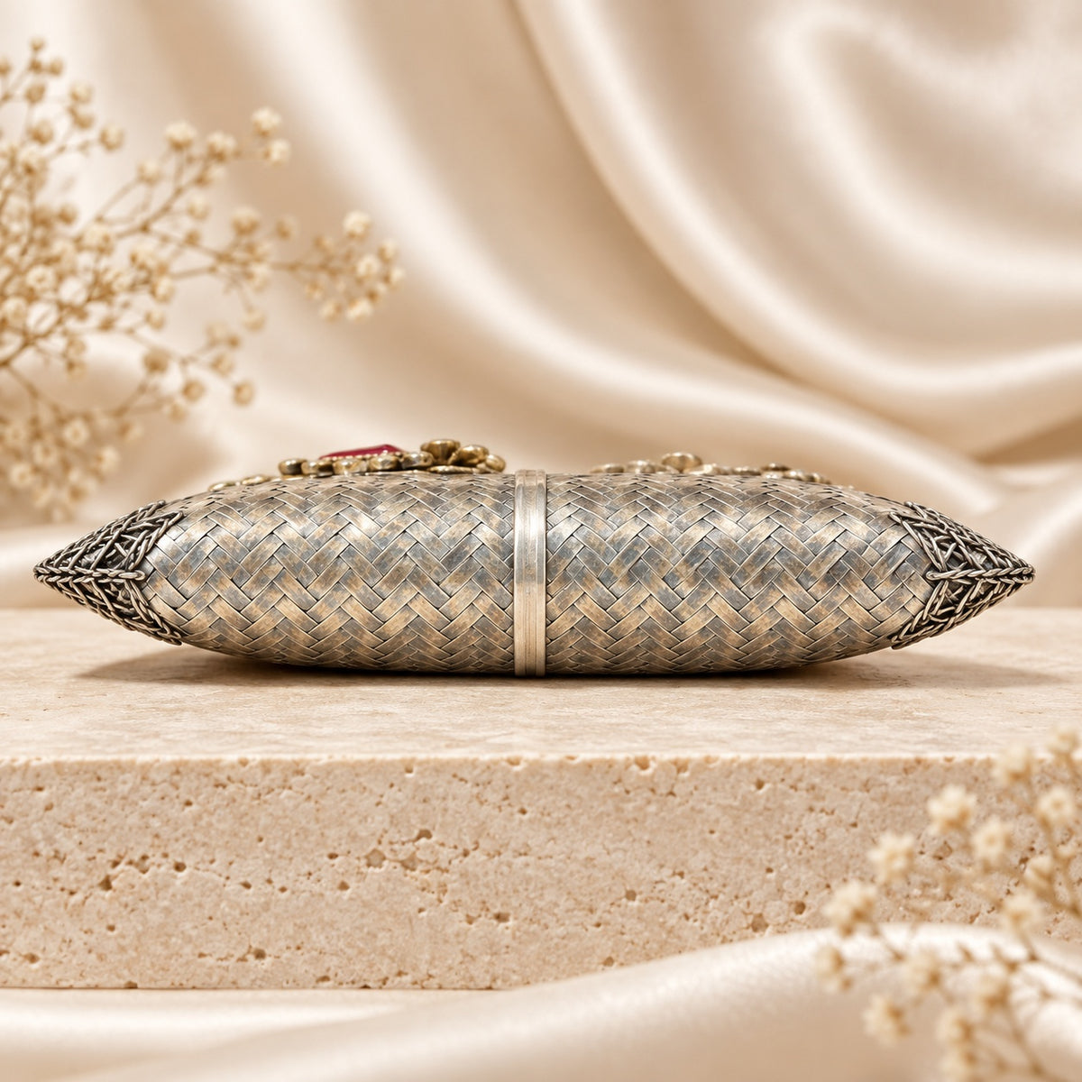 Gulbahar Clutch