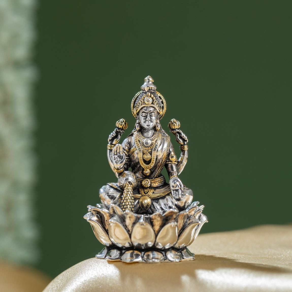 Shree Kamal Laxmiji (Gold Polish Mix)