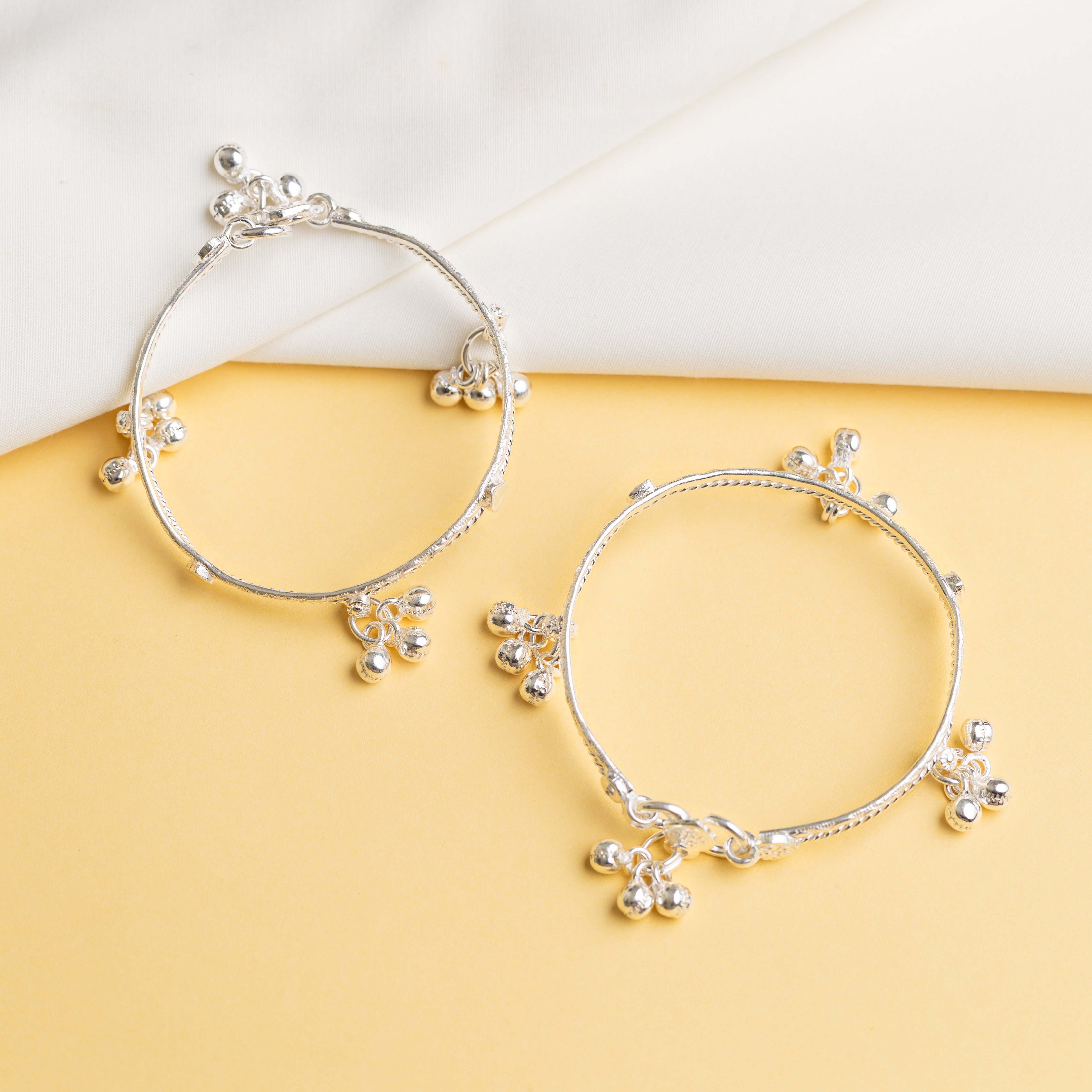 Manjira Kadli / Bangles