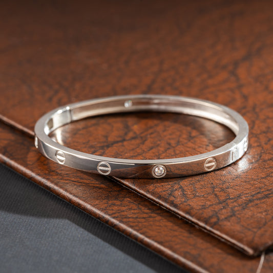 Luxury in Every Curve Kada