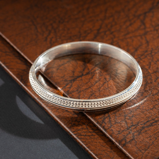 Easy Wear, Strong Finish Kada