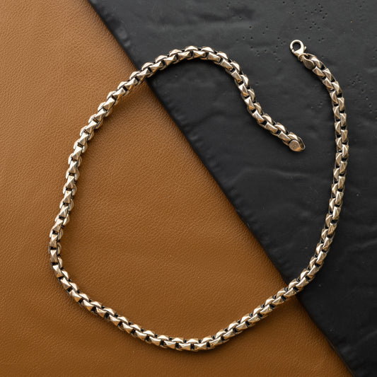 Effortlessly Icy Chain