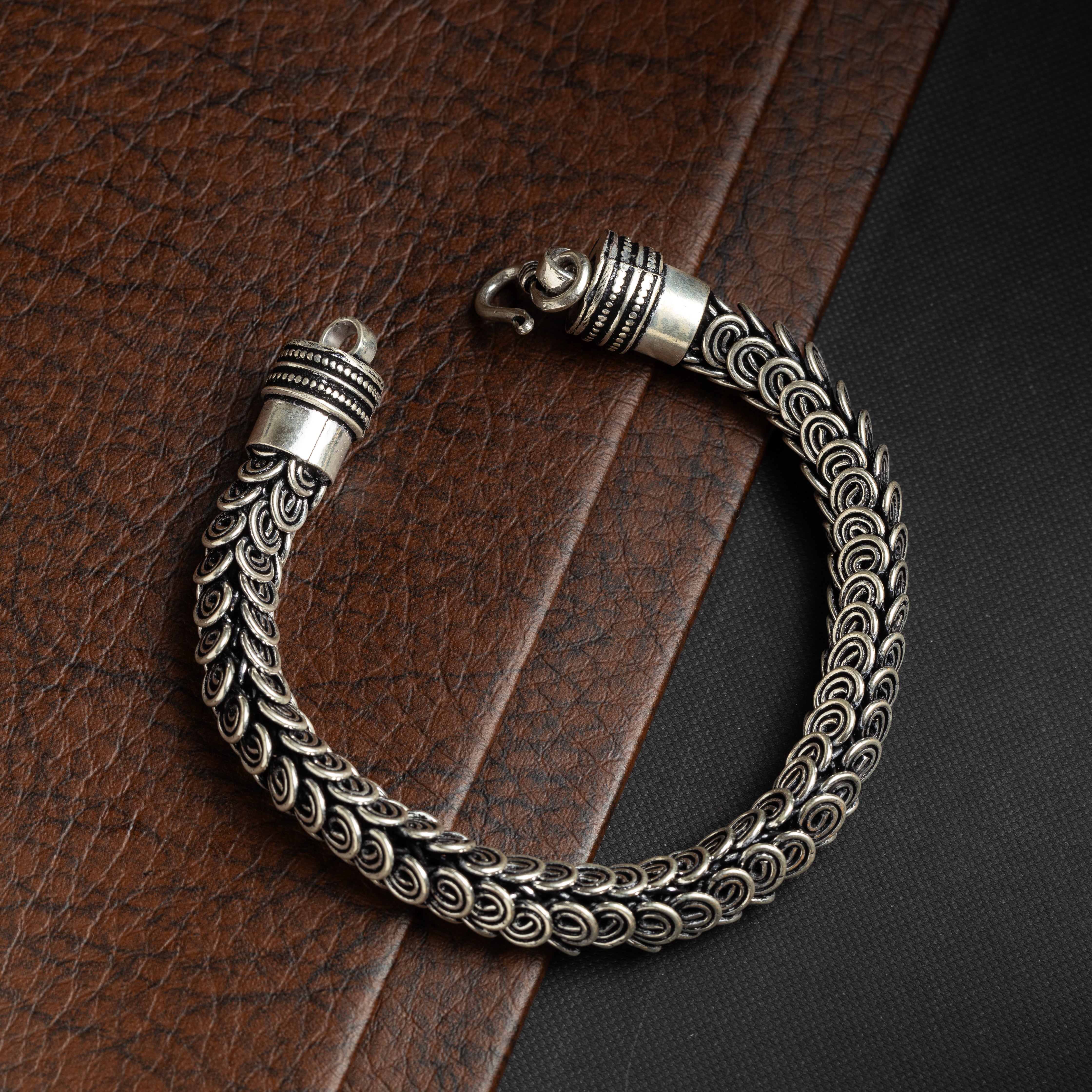 Aaryan Link Bracelet