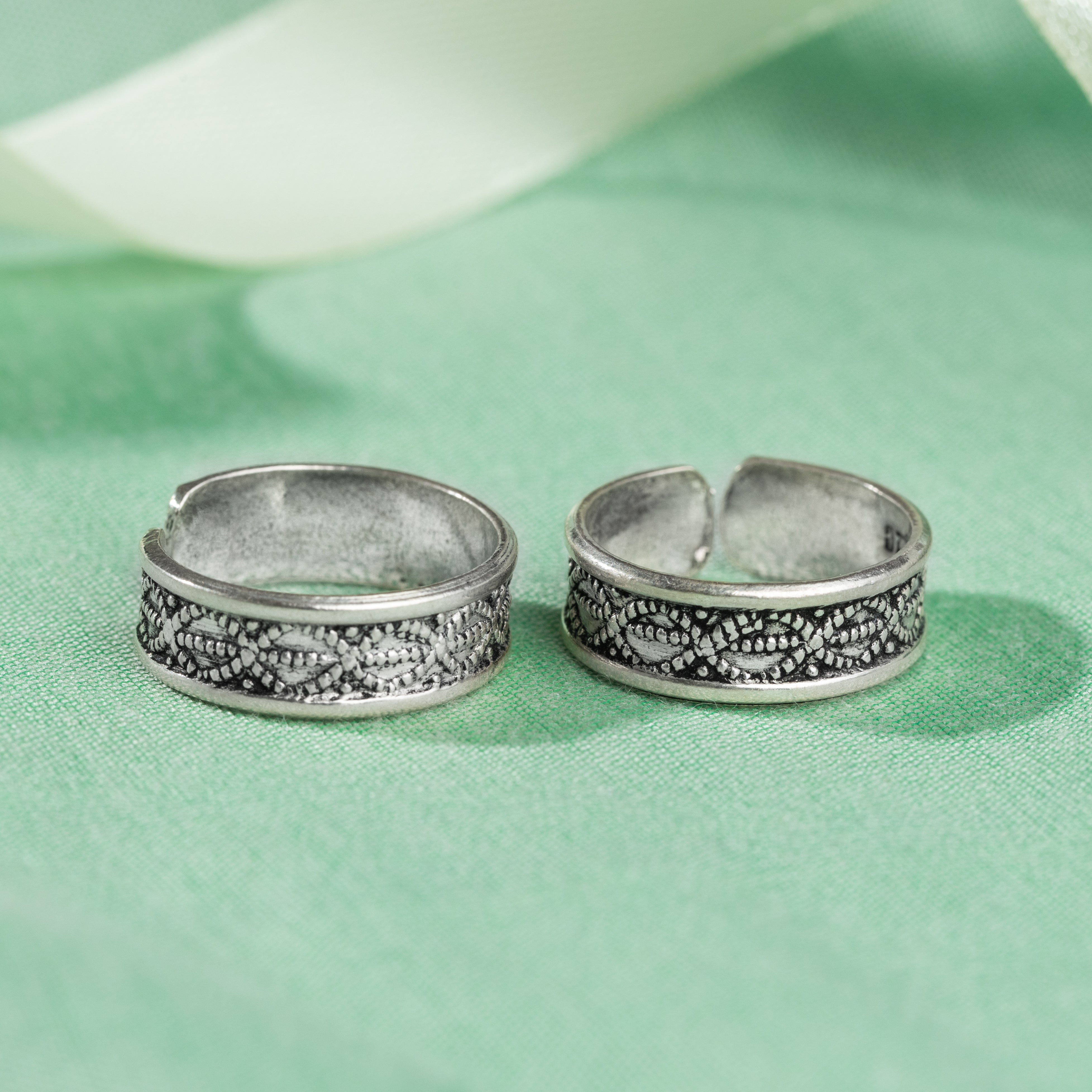 Vedira Toe Ring