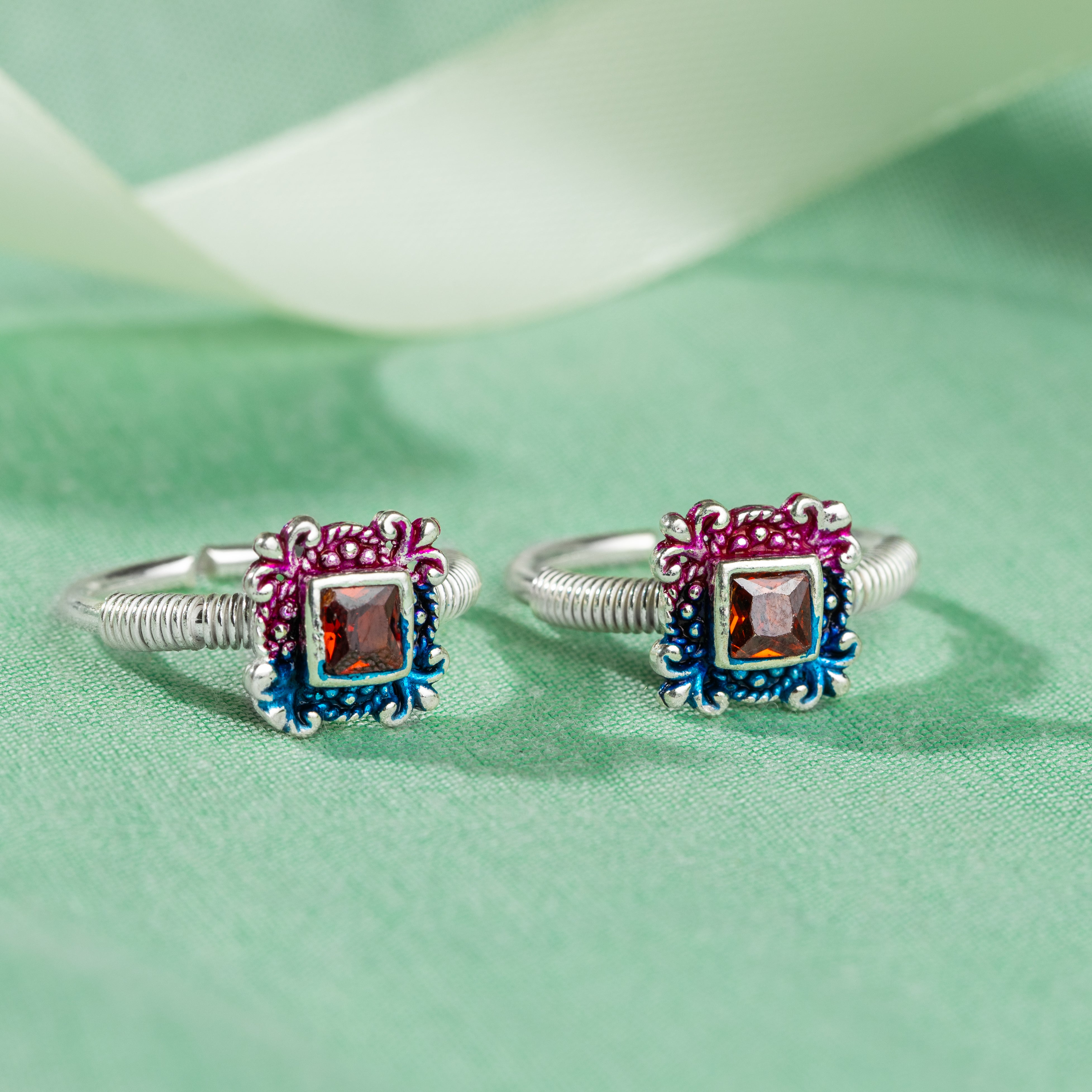 Iravya Toe Ring