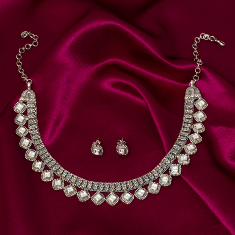 Noor Square Necklace