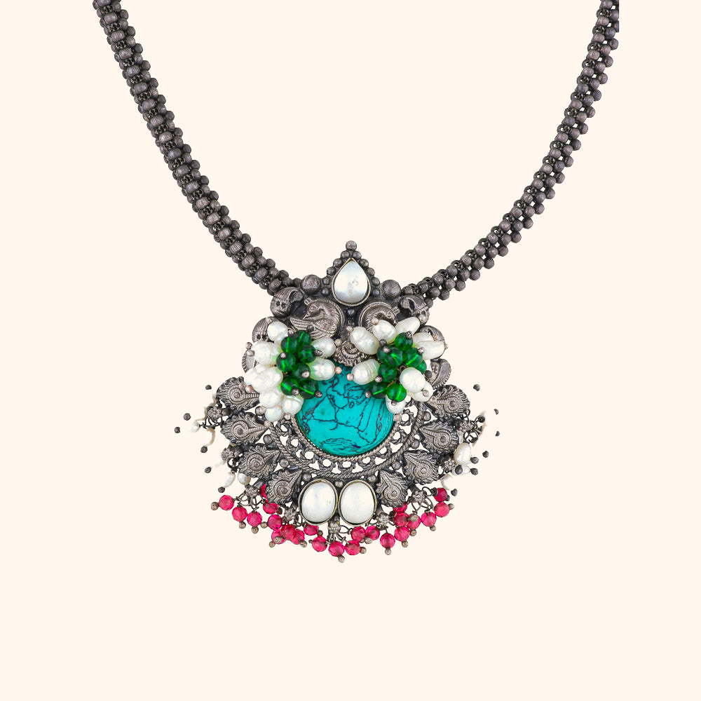 Stunning Pendant with Tushi Necklace