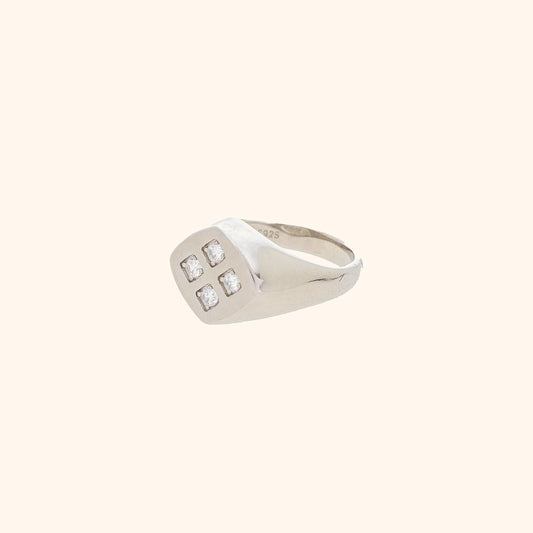 Impressive Zircon Diamond Ring