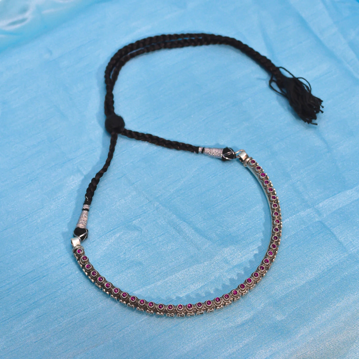 Unique Tushi Choker