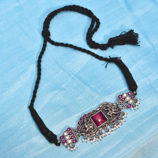 Stunning Choker