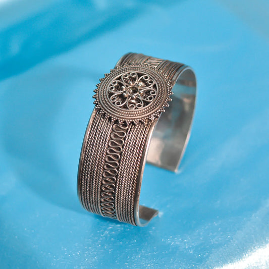 Intricate Design Bracelet - Free Size