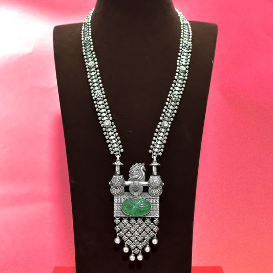 Stone Ingraved Long Necklace With Earrings