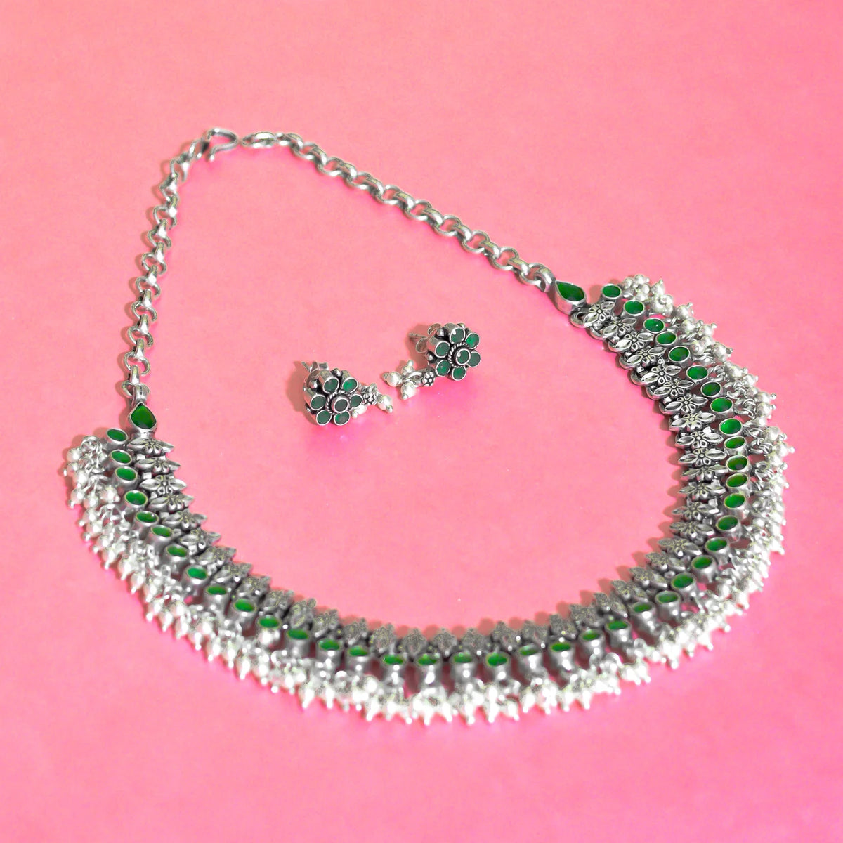 Intricate Pearls Choker Necklace With Earrings