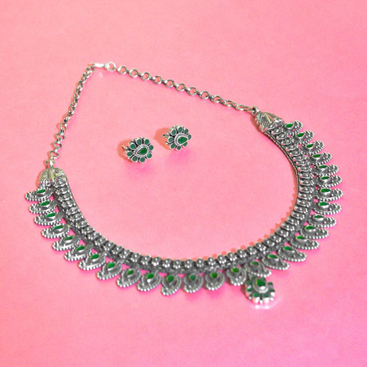 Koiri Design Necklace Set