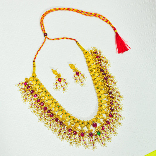 Show Stopper Kolhapuri Saaj Necklace Set in Gold Polish