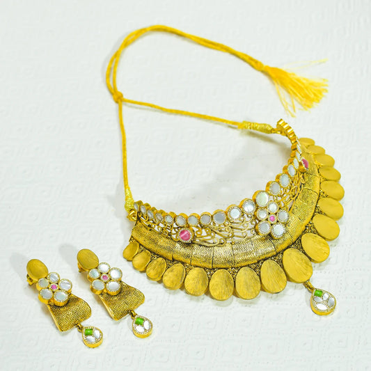 Attractive Mother of Pearl Choker Set