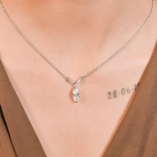 Minimal Yet Stunning Solitaire Pendant With Chain