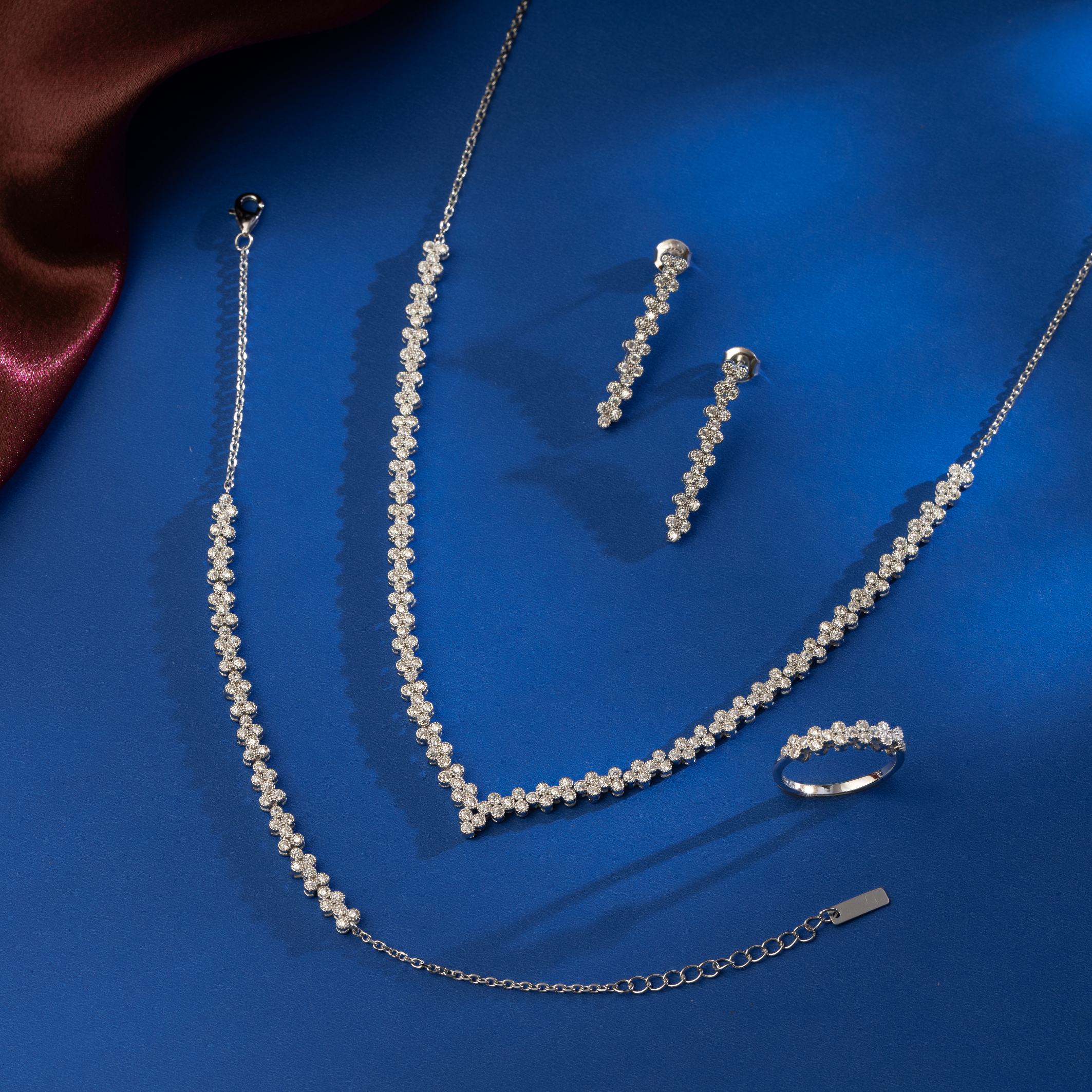 Eterna Sparkle Necklace Set