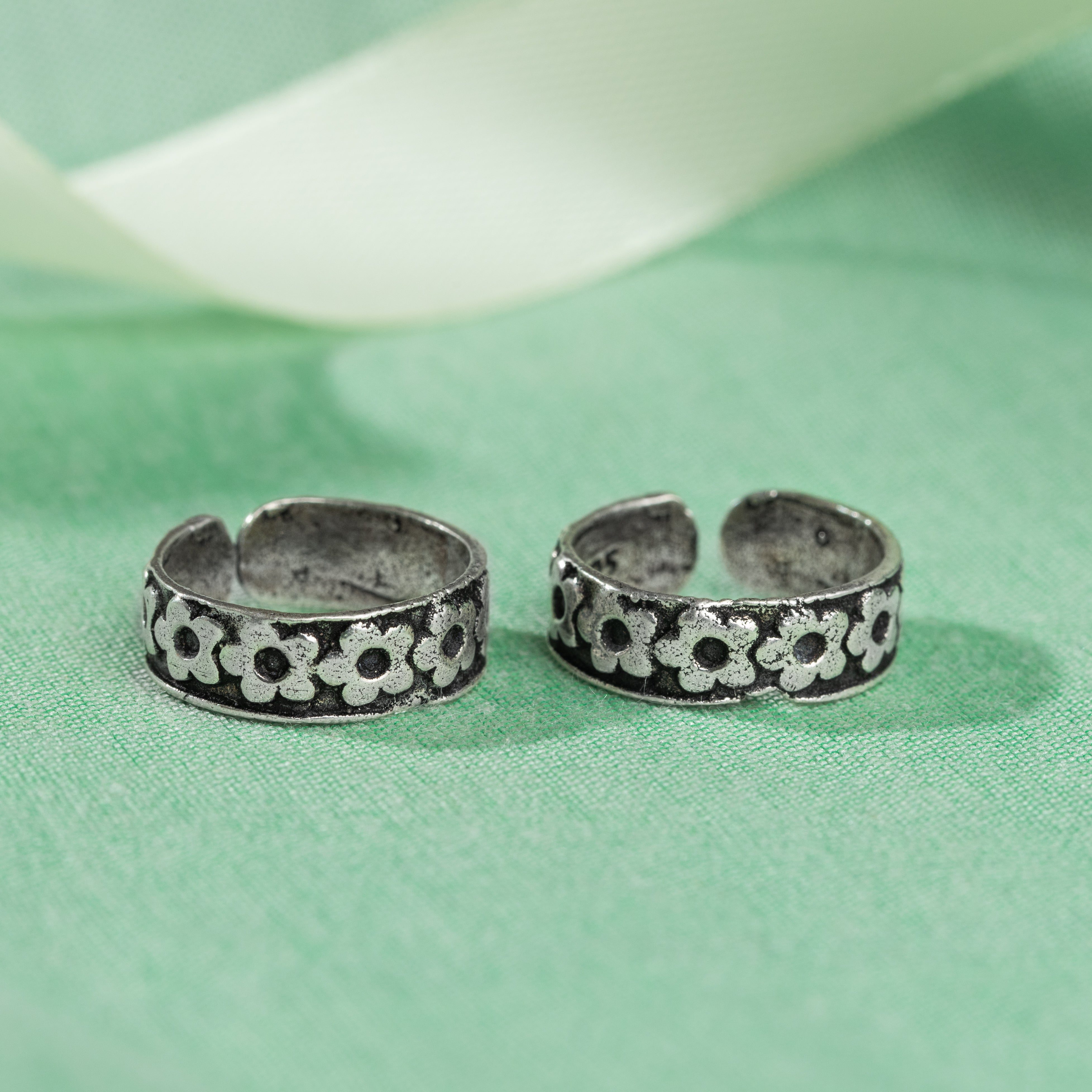 Navira Toe Ring