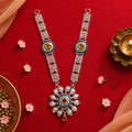Om Silver Flower Haar