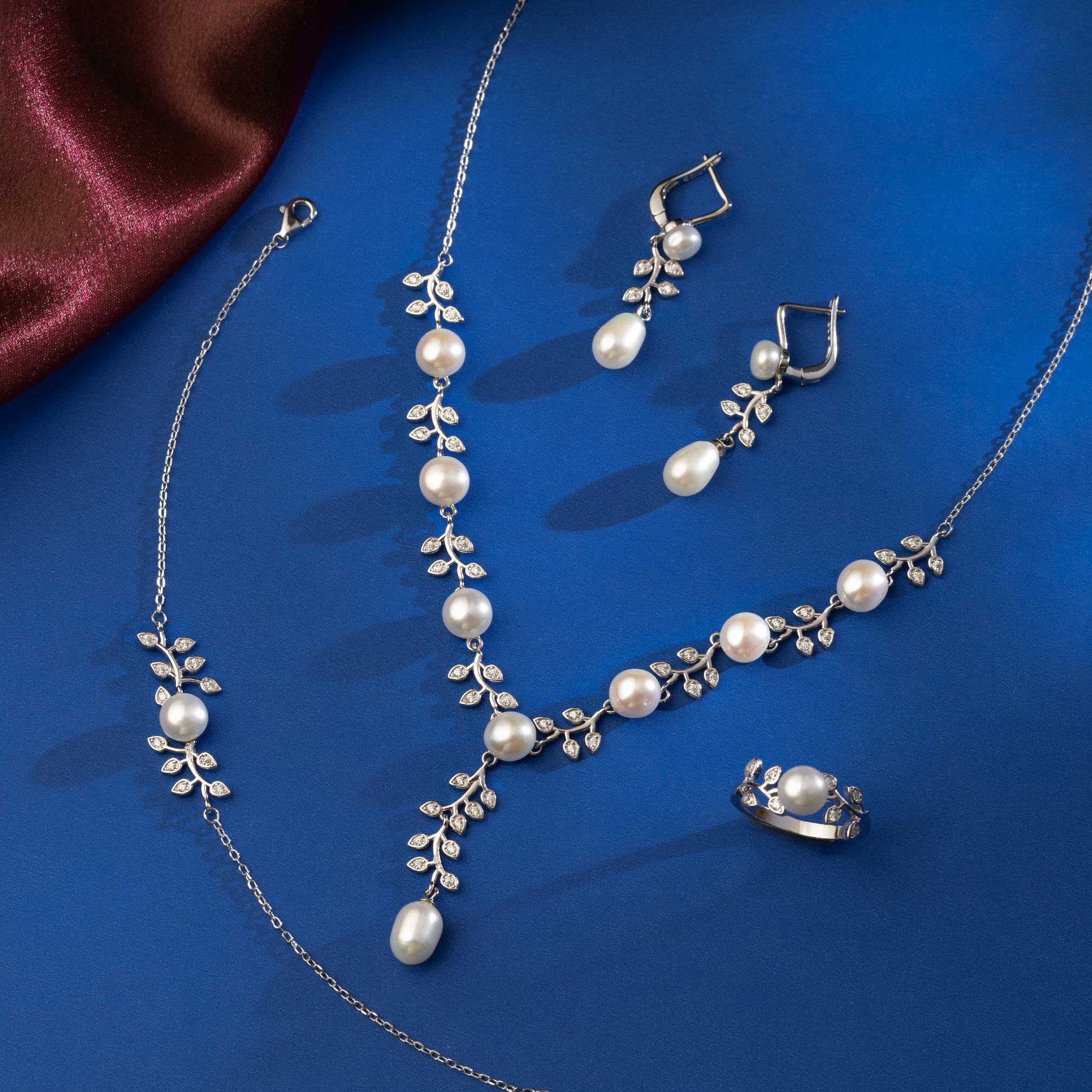 Pearl Vine Elegance Necklace Set