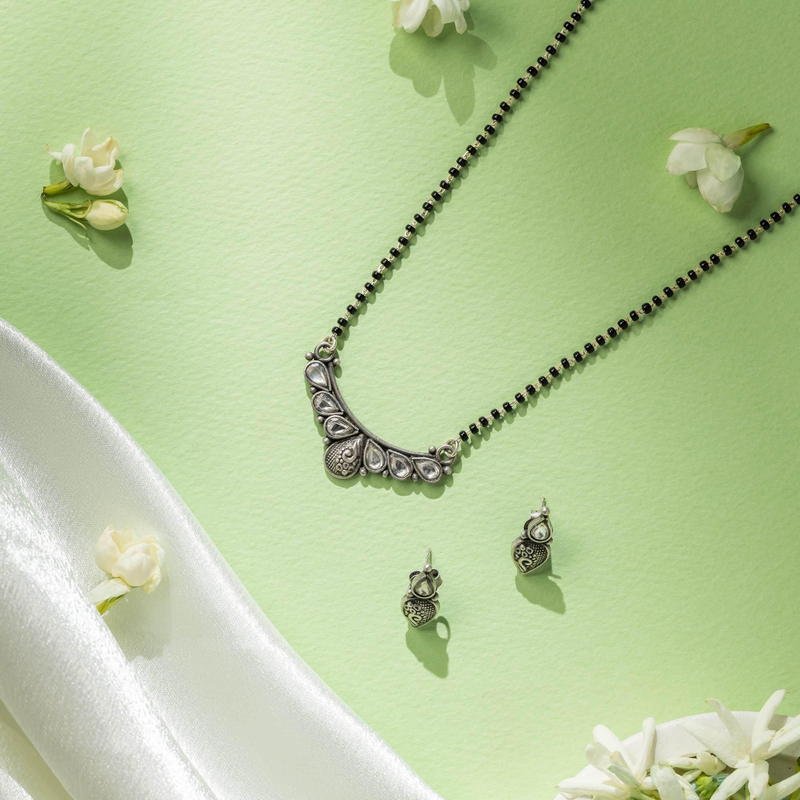 Regal Paisley Mangalsutra Set