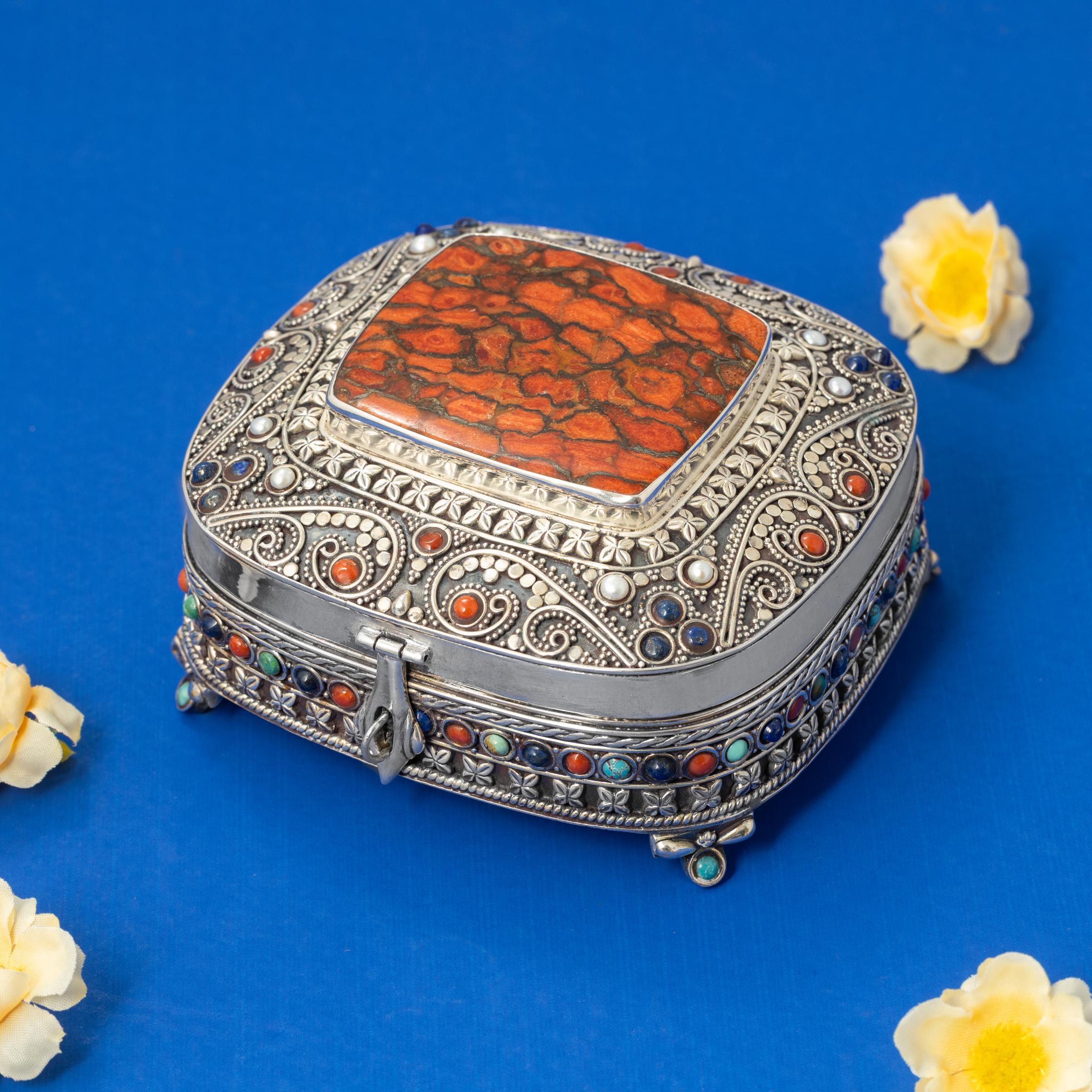 Shringar Dabba