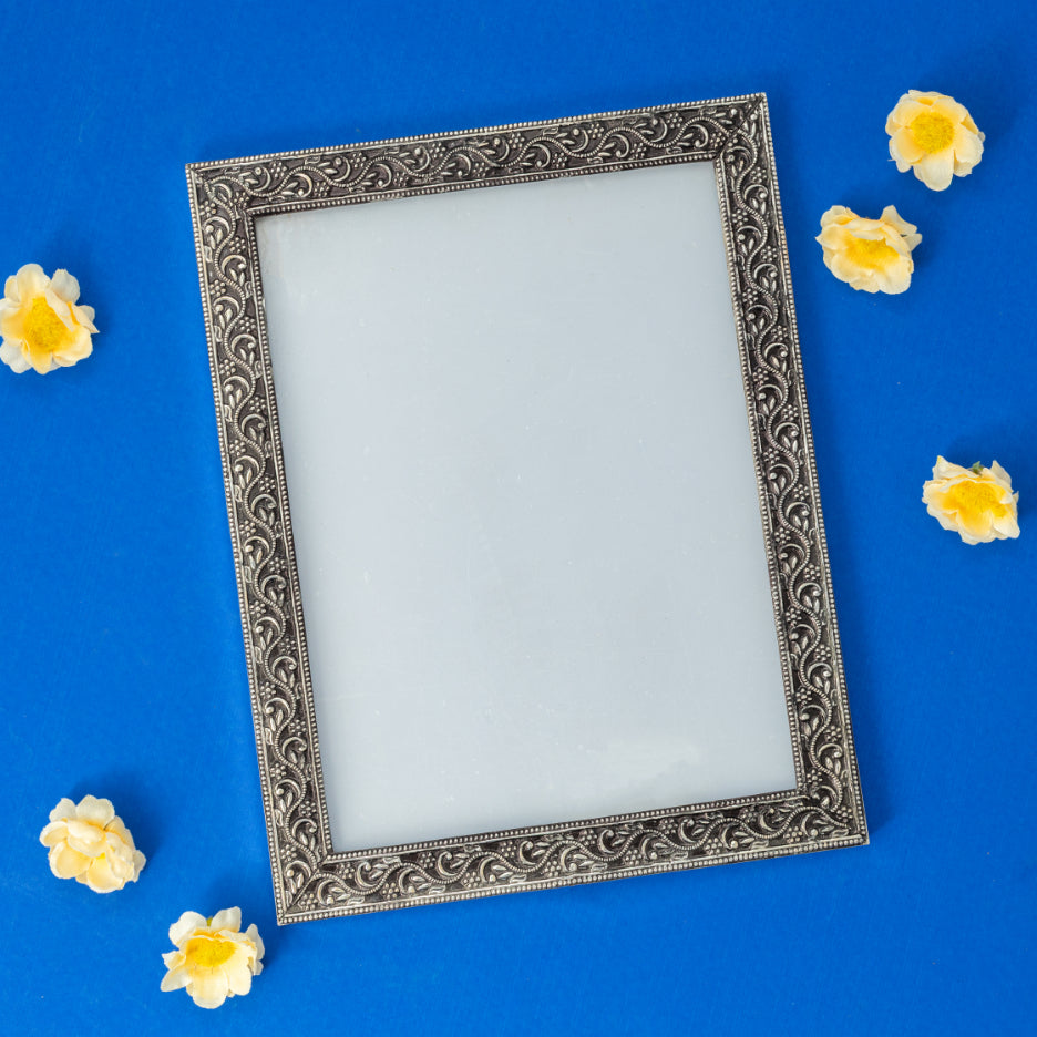 Silver Legacy Frame