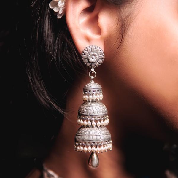 Elegance in Every Curve Jhumka