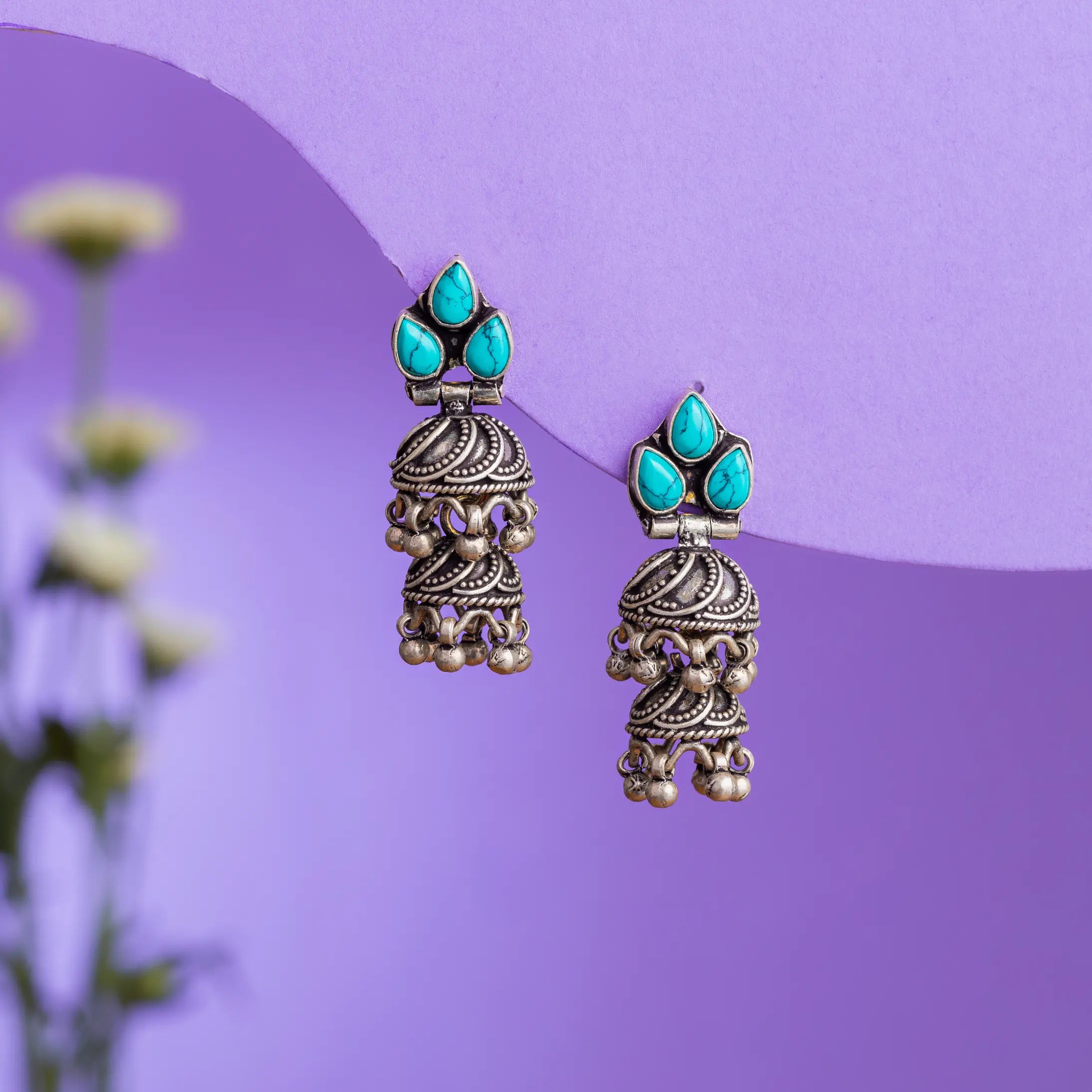 Turquoise Drama, Desi Karma Jhumka