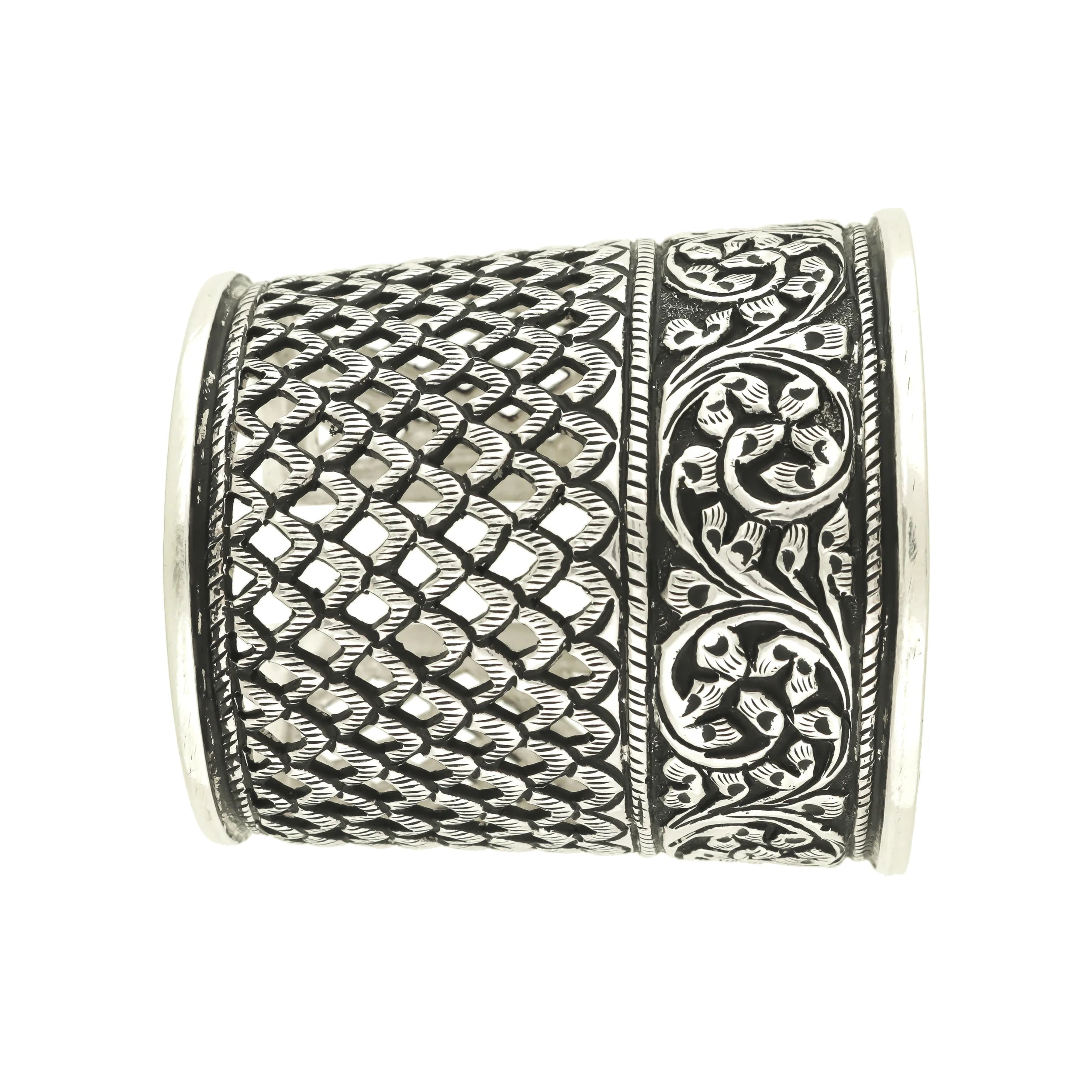 Stunning Bracelet With Intricate Details